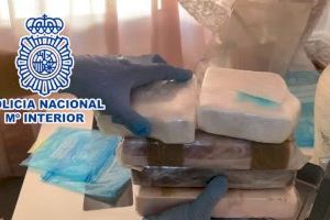La policía desmantela un centro de abastecimiento de drogas en Elda