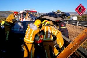La Diputación y el Ayuntamiento de Alicante refuerzan la colaboración para optimizar los servicios de sus bomberos