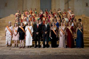 La Nucía homenajeó a sus 50 reinas con un pasacalle