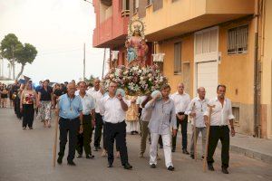 El Grao de Burriana se llena de fervor con la procesión por la Misericòrdia
