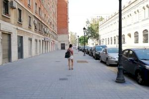 Urbanisme finalitza les obres d’ampliació de voreres i remodelació de passos de vianants al carrer del General Gil Dolz