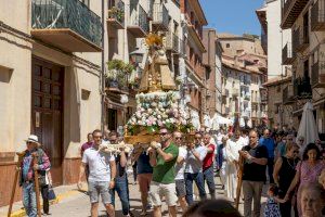 El cardenal Cañizares felicita a los vecinos y veraneantes valencianos en Mora de Rubielos por las fiestas de la Virgen de los Desamparados