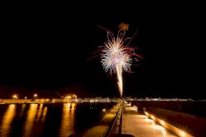 Finalitza “Focs a la Mar” amb el seu quart castell de focs d’artifici a la platja de Gandia