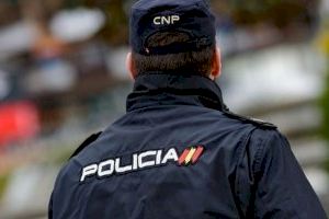 Detinguts dos germans per tocaments a un menor en una plaça d'Algemesí
