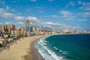 Valencia monitoriza sus playas para medir el impacto medioambiental del turismo