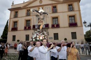 Las fiestas de Paterna, de nuevo en la calle con la tradicional Cordà y la procesión del Cristo de la Fe