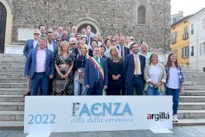 Marco trasllada a Faenza la preocupació del sector ceràmic davant la crisi energètica