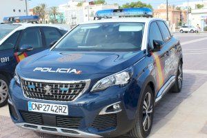 Detienen a dos personas “in fraganti” cuando robaban en una vivienda de Valencia