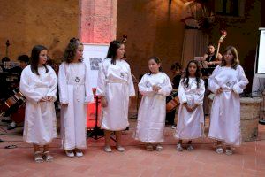 Aitana Aguilar Forment y Lucía Cañamás Parreño cantarán este año el tradicional Canto de la Alcachofa de Alaquàs