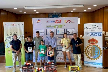 La Subida a “Les Revoltes d’Ibi” Trofeo Villa del Juguete 2022 entrega sus regalos a los niños participantes en el Concurso Ninco