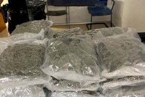 Tres detenidos en Torrent con 16 kilos de marihuana y 1.915 euros en efectivo