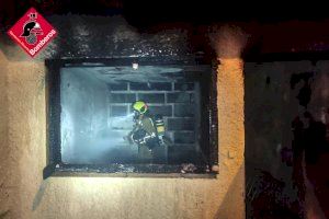 Incendio en la planta baja de un edificio de tres alturas en Torrevieja