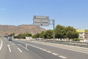 Dos heridos en un accidente de coche en un polígono industrial de Alicante