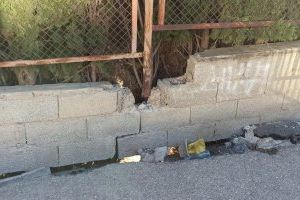 VOX San Vicente urge reparar la valla del CEIP Azorín lo antes posible