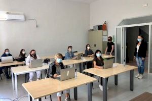 Almassora ofrece cursos de informática e igualdad para mujeres
