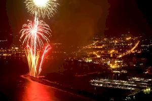 La bahía de Xàbia volverá a iluminarse este viernes con el castillo de fin de fiesta de Loreto