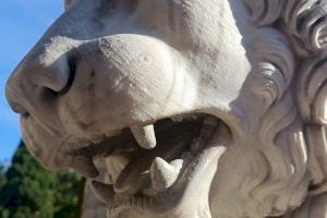 Valencia rehabilita tras esculturas del Jardín de Monforte