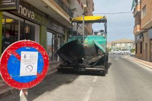 La maquinaria de asfalto empieza a trabajar en el casco urbano de El Campello