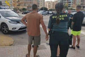 Detenen a cinc falsos revisors de llum que actuaven a Alacant