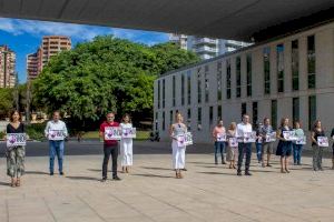 Minuto de silencio en Benidorm para condenar el último crimen por violencia machista