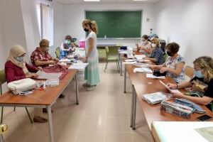 El Centre de Formació de Persones Adultes Paulo Freire d'Almenara amplia places i grups d'algunes activitats per al curs 2022/2023
