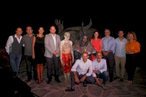 Lucha de gigantes: danza y escultura se abrazan en Teulada Moraira