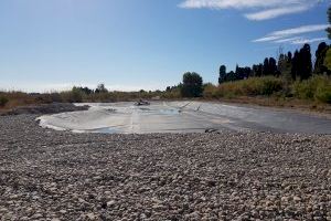 Las obras de construcción de la cuarta laguna artificial del Paisaje Protegido de la Desembocadura del río Mijares avanzan a buen ritmo