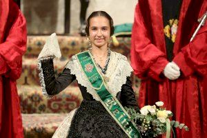 Alejandra Sáez ya luce su banda verde como reina de las fiestas de Castelló
