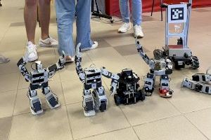 Robotics Team de la UJI queda subcampeón en el Concurso CEABOT de robots humanoides