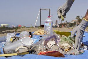 Buceadores voluntarios de todo el país contra las basuras marinas