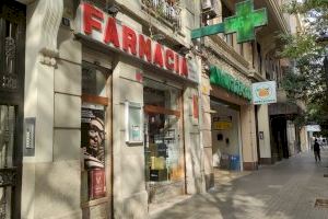 Les farmàcies valencianes ja compten amb els test dobles de grip i covid