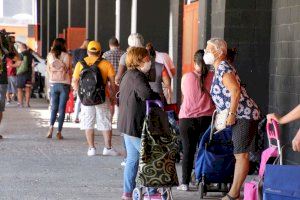 El aumento de precios de los alimentos incrementa las peticiones en el proyecto valenciano “Tocan a mi puerta”