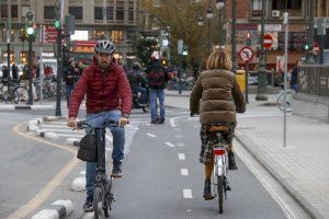 Valencia apuesta por el carril bici: estos son los ocho barrios en los que se repararán