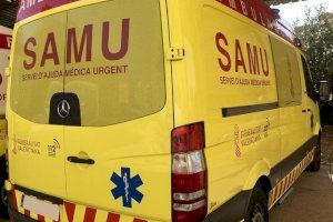 Los servicios sanitarios salvan la vida de un motorista tras sufrir un accidente en Valencia