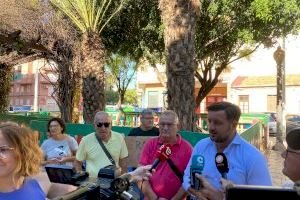 Pablo Ruz se ha reunido con los vecinos del Toscar, Carrús, para escuchar sus demandas sobre la salubridad del barrio