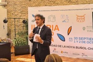 Colomer participa en la inauguración de la Feria Gastronómica que organiza la Mancomunidad Hoya de Buñol-Chiva