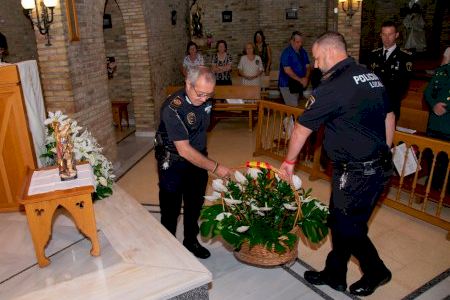 Pilar de la Horadada homenajea en el día del patrón, a los vecinos que han colaborado con la Policía Local