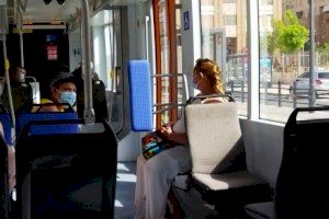 Sanidad no valora de momento retirar las mascarillas en el transporte público valenciano