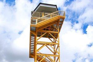 Construyen una nueva torre forestal en Jérica para controlar los incendios en el Alto Palancia