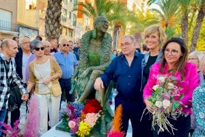Castelló ret homenatge a Pepa Wells amb una escultura al Grau