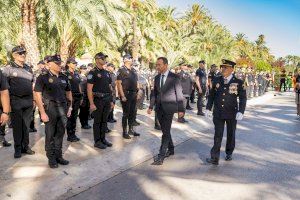 El alcalde anuncia un Plan Estratégico Trienal para alcanzar los 400 agentes y renovar la totalidad de la flota de la Policía Local