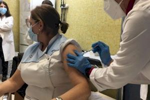 Critiquen que Sanitat anuncie la doble vacuna covid-grip per al 5 d'octubre sense les dosis disponibles