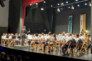 La Asociación Musical L’Avanç sorprende con un concierto de música festera que ofrece un recorrido por los principales actos