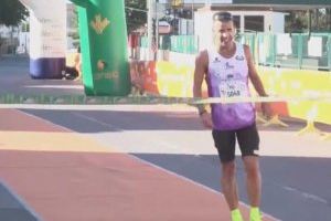 "Creua-la!": El guanyador de la mitjana marató de l'Alcúdia es queda parat sense travessar la meta