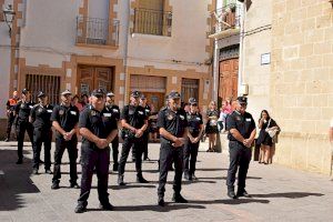 Benitatxell reconoce a sus policías por los 10, 15, 20 y 25 años de servicio