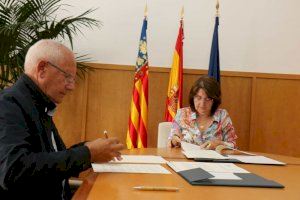 L’Ajuntament de Dénia signa un conveni amb la Universitat d’Alacant per a la celebració del Festival de les Humanitats