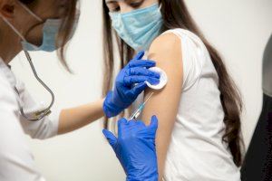 Ginecólogos recuerdan la importancia de la vacuna del papiloma en la prevención del cáncer de cérvix