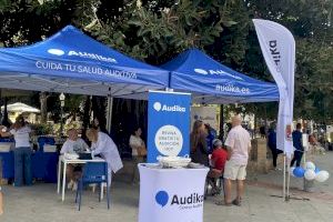 El Ayuntamiento revisa a cientos de personas la audición gratis en una campaña preventiva impulsada en Alicante