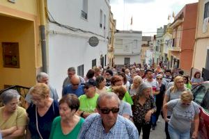 Centenares de personas inundan las calles de la Vall d'Uixó en la marcha contra el cáncer