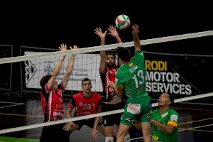 El Familycash Xàtiva voleibol masculino se estrena con victoria en Lleida por 0-3